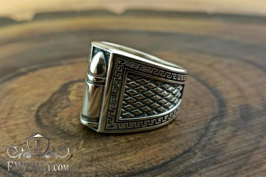 Чоловіче кільце з декоративною кулею, фото